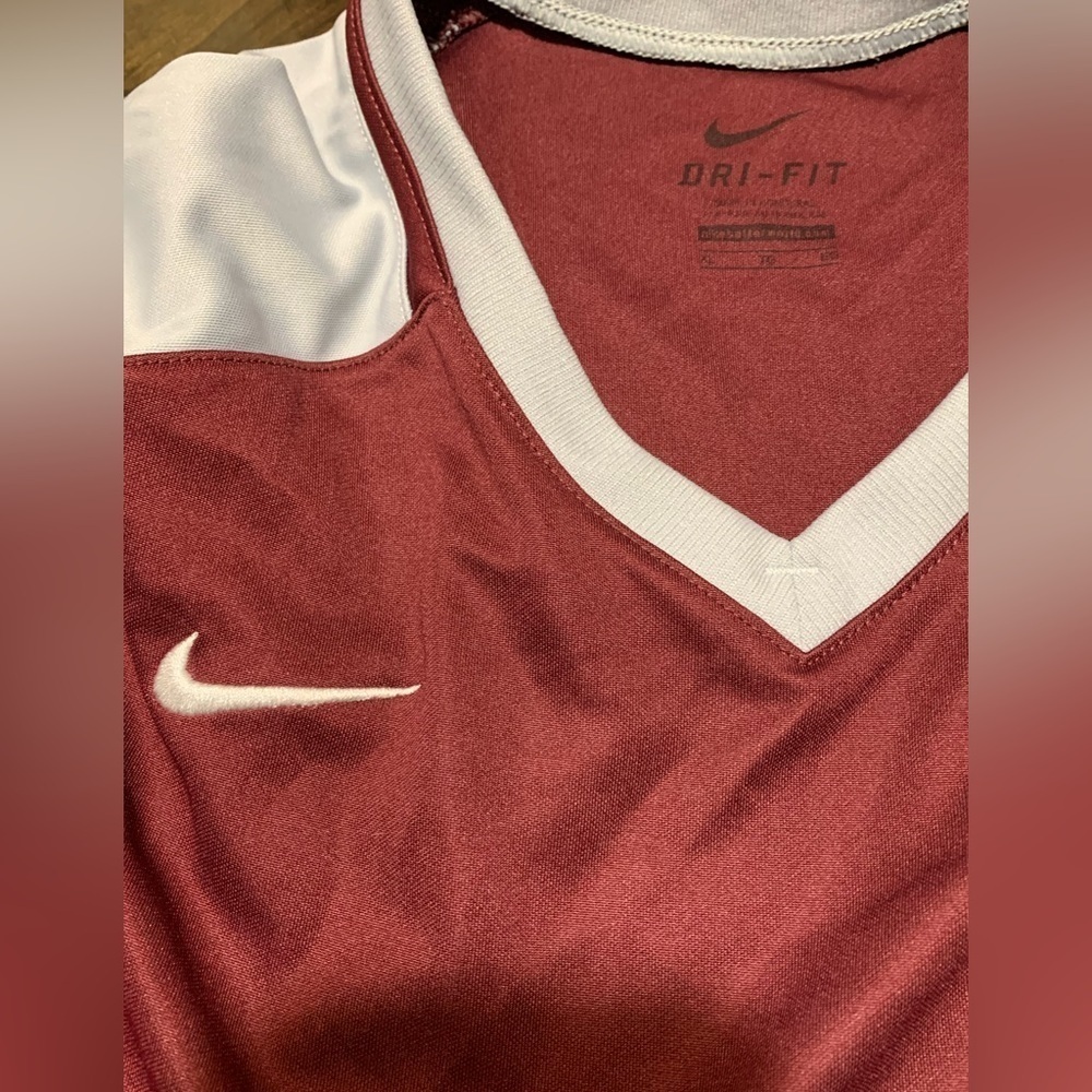 NIKE Dry Fit Shirt Sz XL in burgundy color - Picture 3 of 8